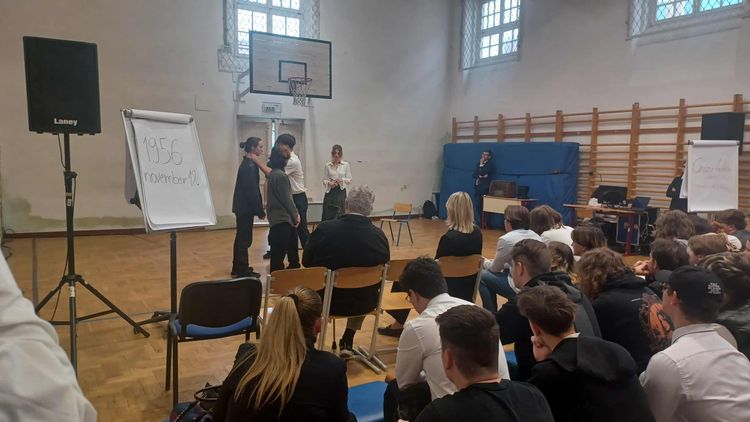 Iskolai megemlékezés az 1956-os forradalom és szabadságharc hőseire